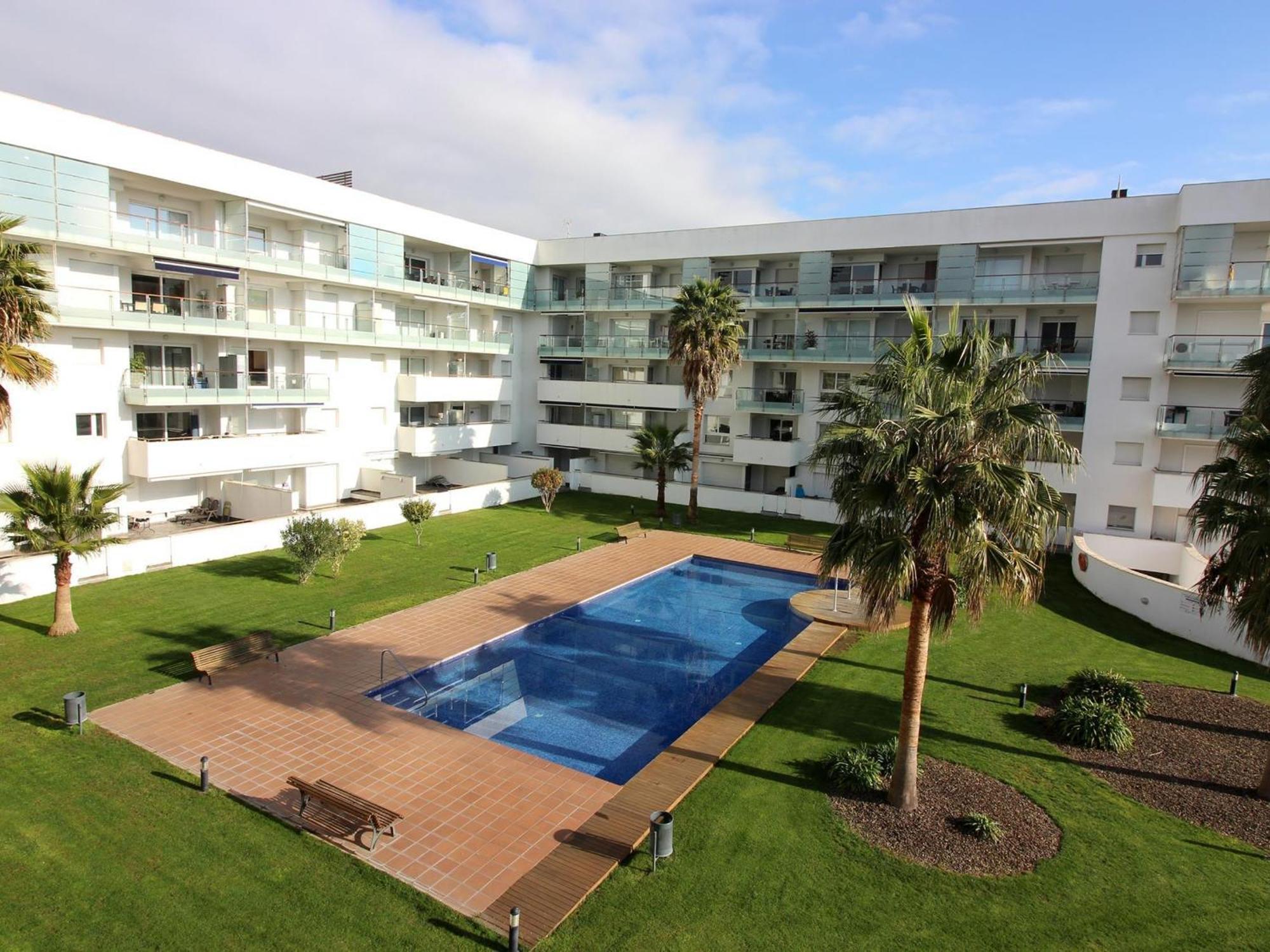 Con Piscina Y Parking En Santa Margarita, - Ideal Familias - Es-228-95 Apartment Roses